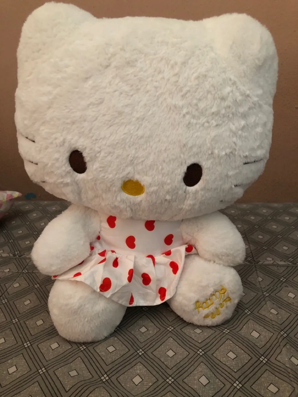 Pelúcia Hello Kitty Vestido de Corações