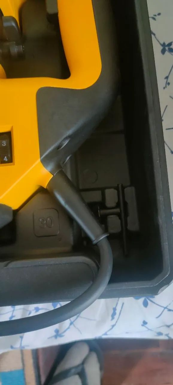 Furadeira Rompedora Dewalt 1600W com Acessórios - Foto 3