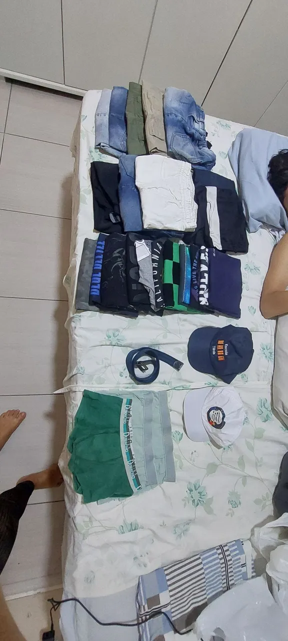 Lote de roupas masculinas INFANTO JUVENIL