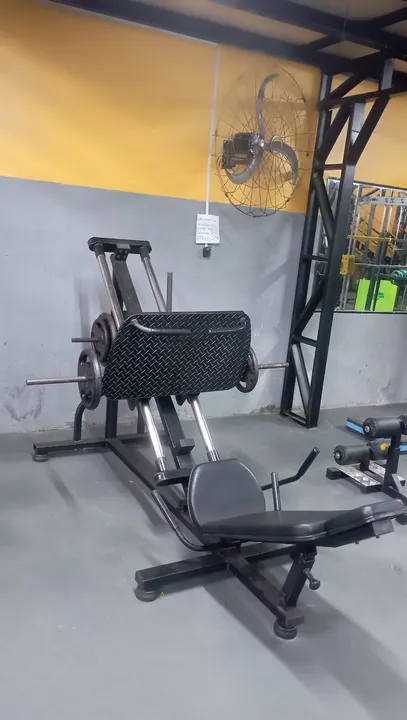 Máquina de Leg Press Profissional