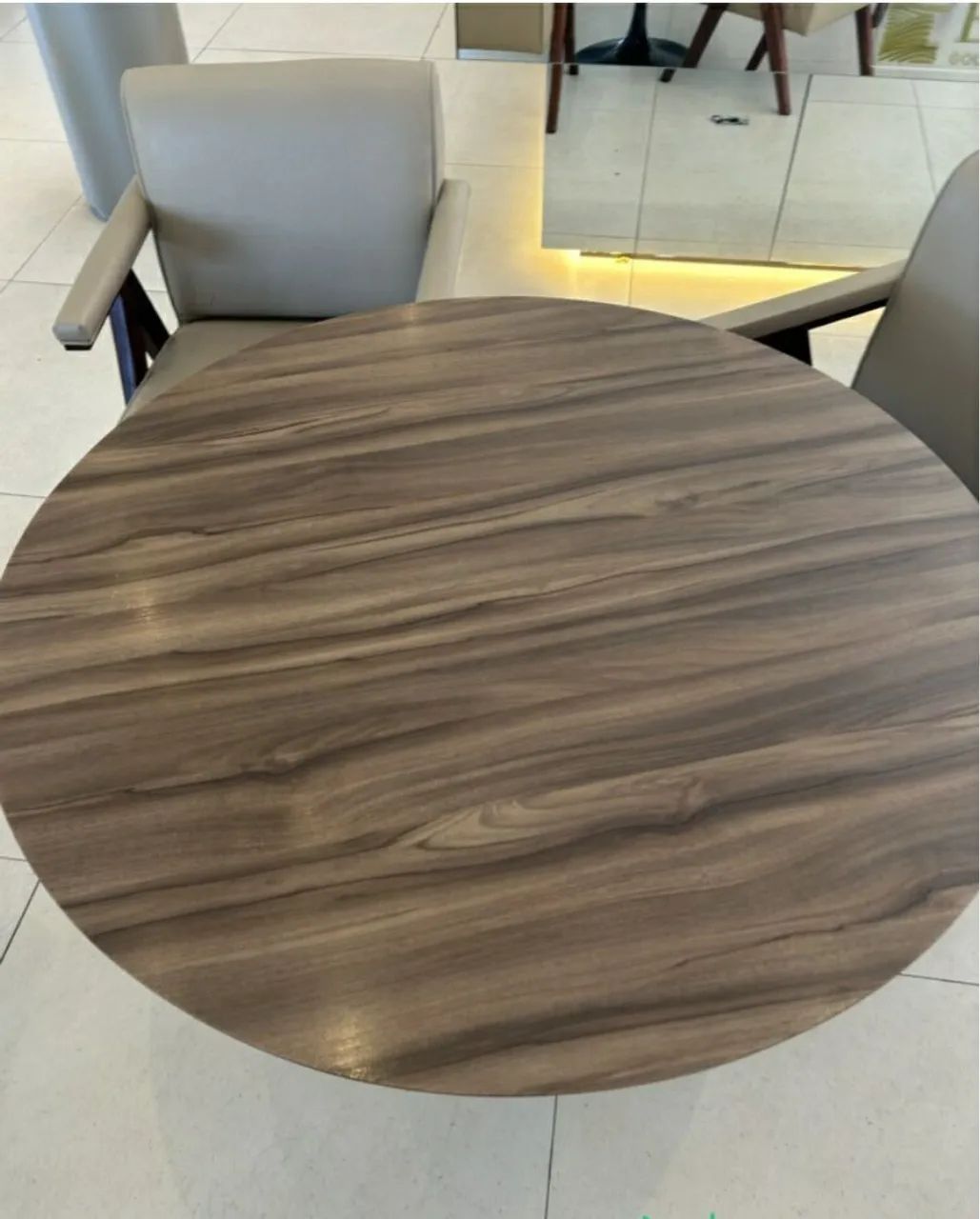Dining table (round)64573993933187121