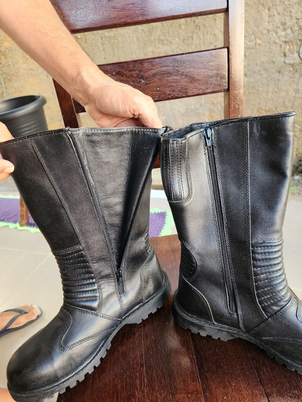 Botas de Couro Preta - Perfeitas para Motociclistas!