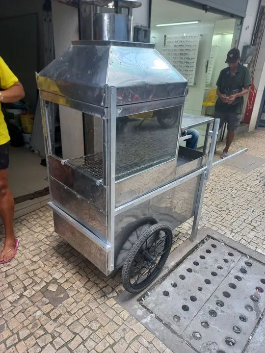 Carrosinha de espetinho toda nu inox pra vender logo  R$ 1200 - Foto 2