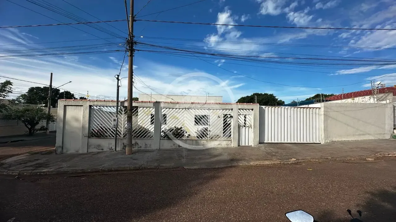Vendo casa no bairro jardim Paula I em Várzea Grande codigo: 108955