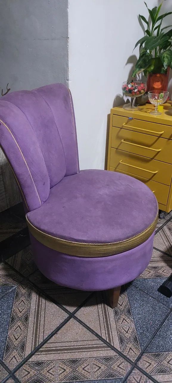 Poltrona de design vintage roxa