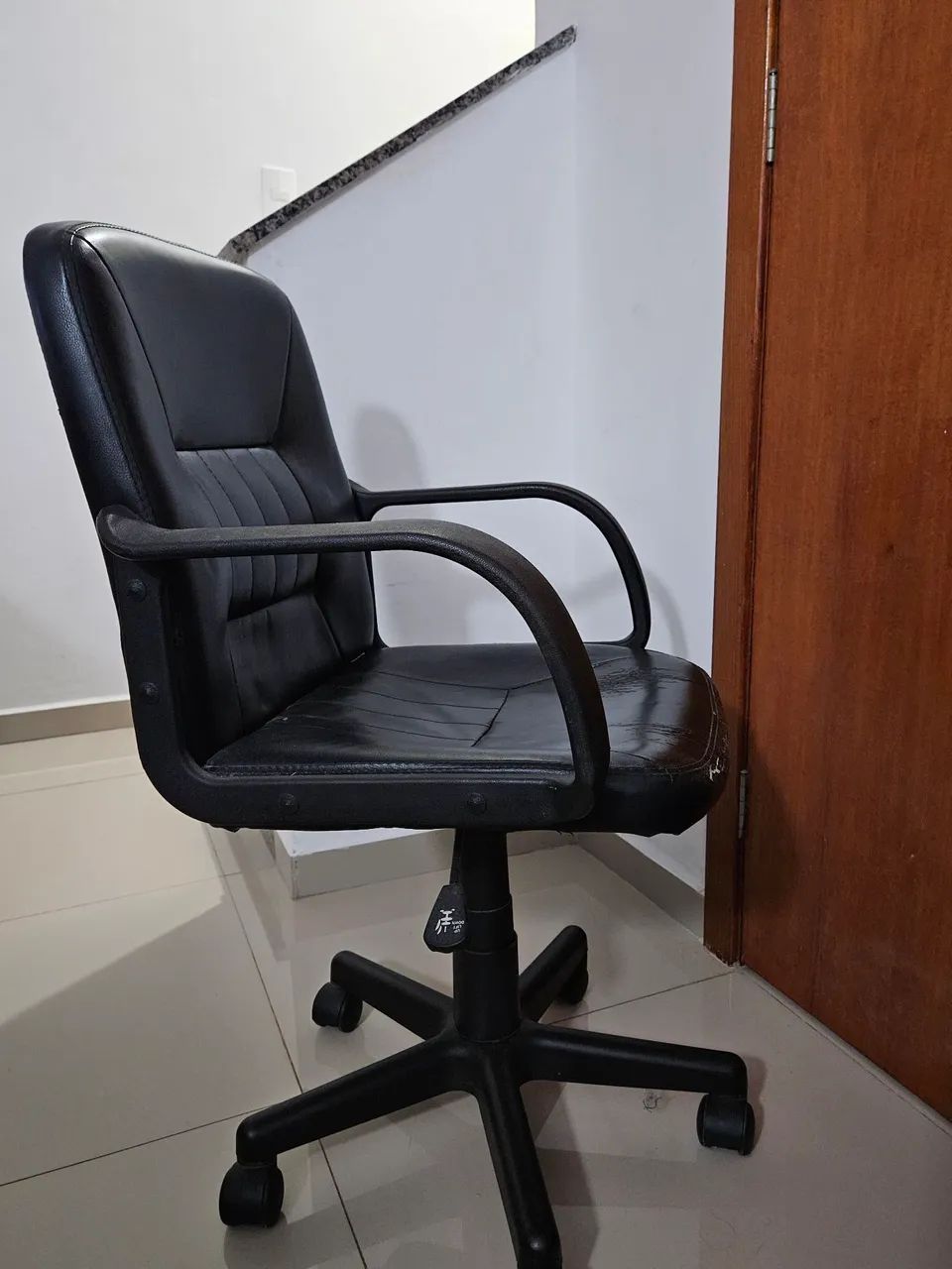 Cadeira de Escritório Giratória com Rodas - Foto 4