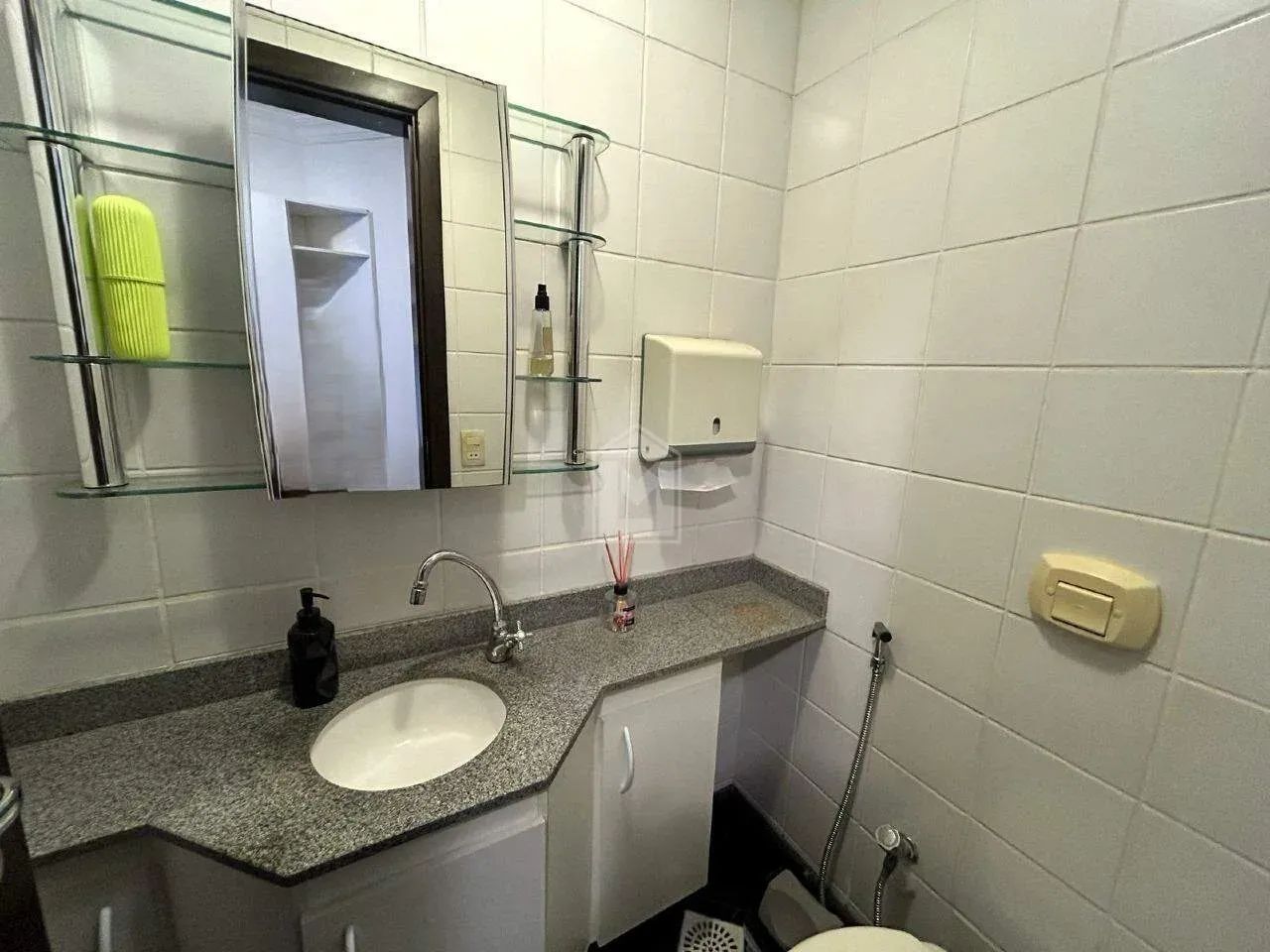 Livia Machado Imóveis vende Sala Comercial Montada  42m², Pronta para Uso! - Foto 11