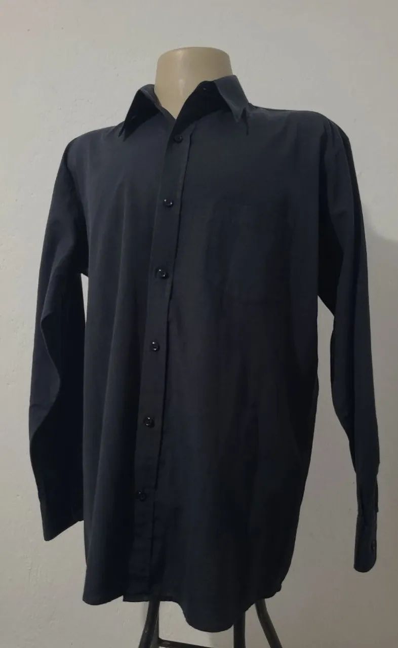 Camisa social Preta tamanho G, bonita, elegante, original, bem confortável, tecido macio.  - Foto 3