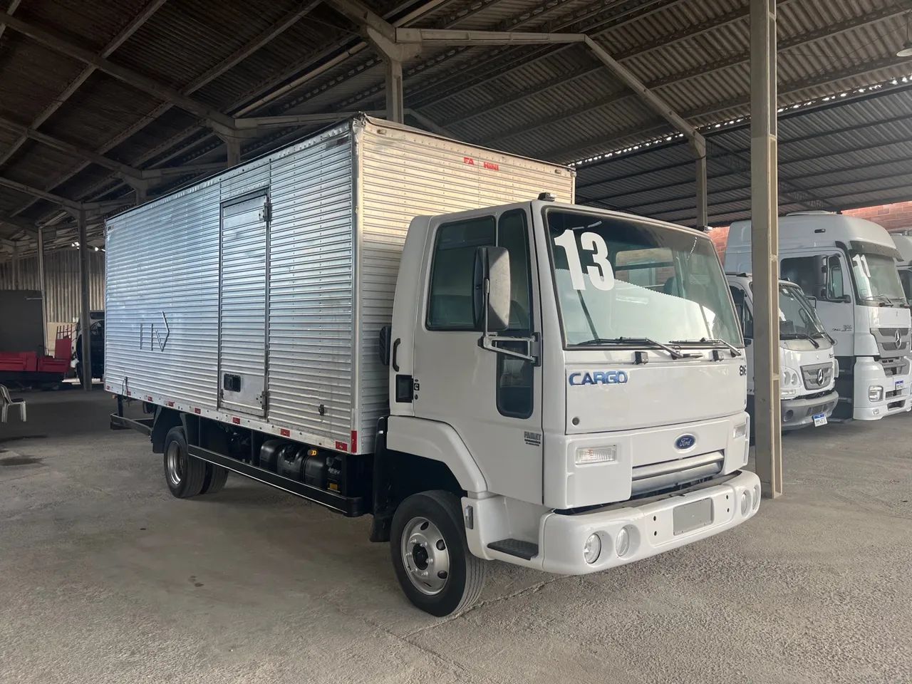 Caminhão ford cargo 816