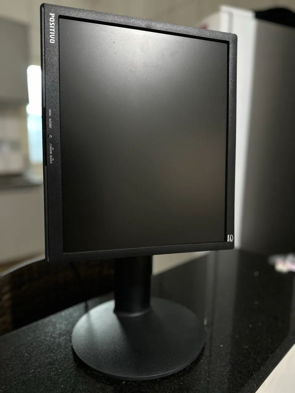 Positive L1742PE 17" LCD Monitor - In perfect condition!64396507132673122