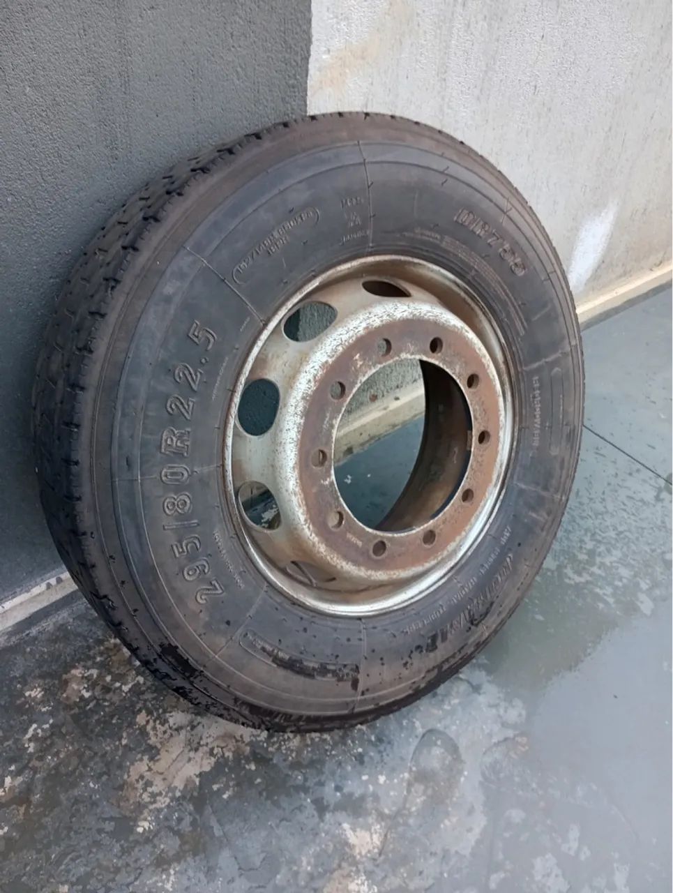 Roda de Caminhão Aro 22.5 em Ótimo Estado - Foto 4