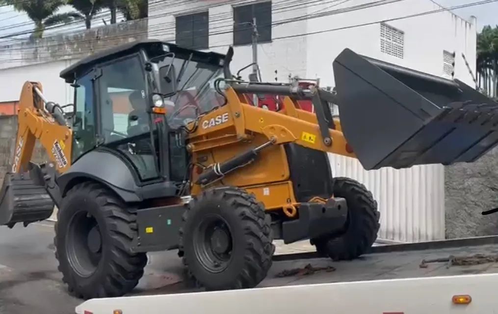 Alugo Retroescavadeira Case em Ótimo Estado