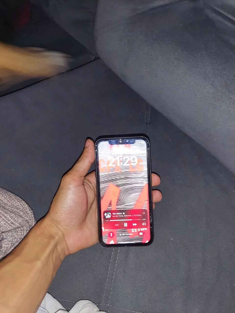 iPhone 11 Preto - Semi Novo - Foto 2