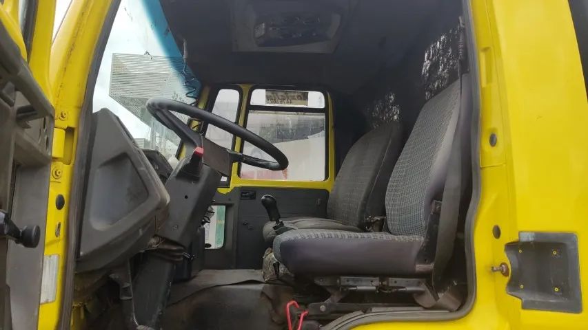 ford cargo 1215, ano 1997, caçamba amarelo - Foto 9