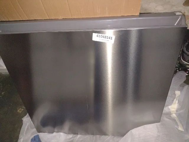 Tampa  do freezer da Eletrolux im8s nova na caixa  - Foto 6