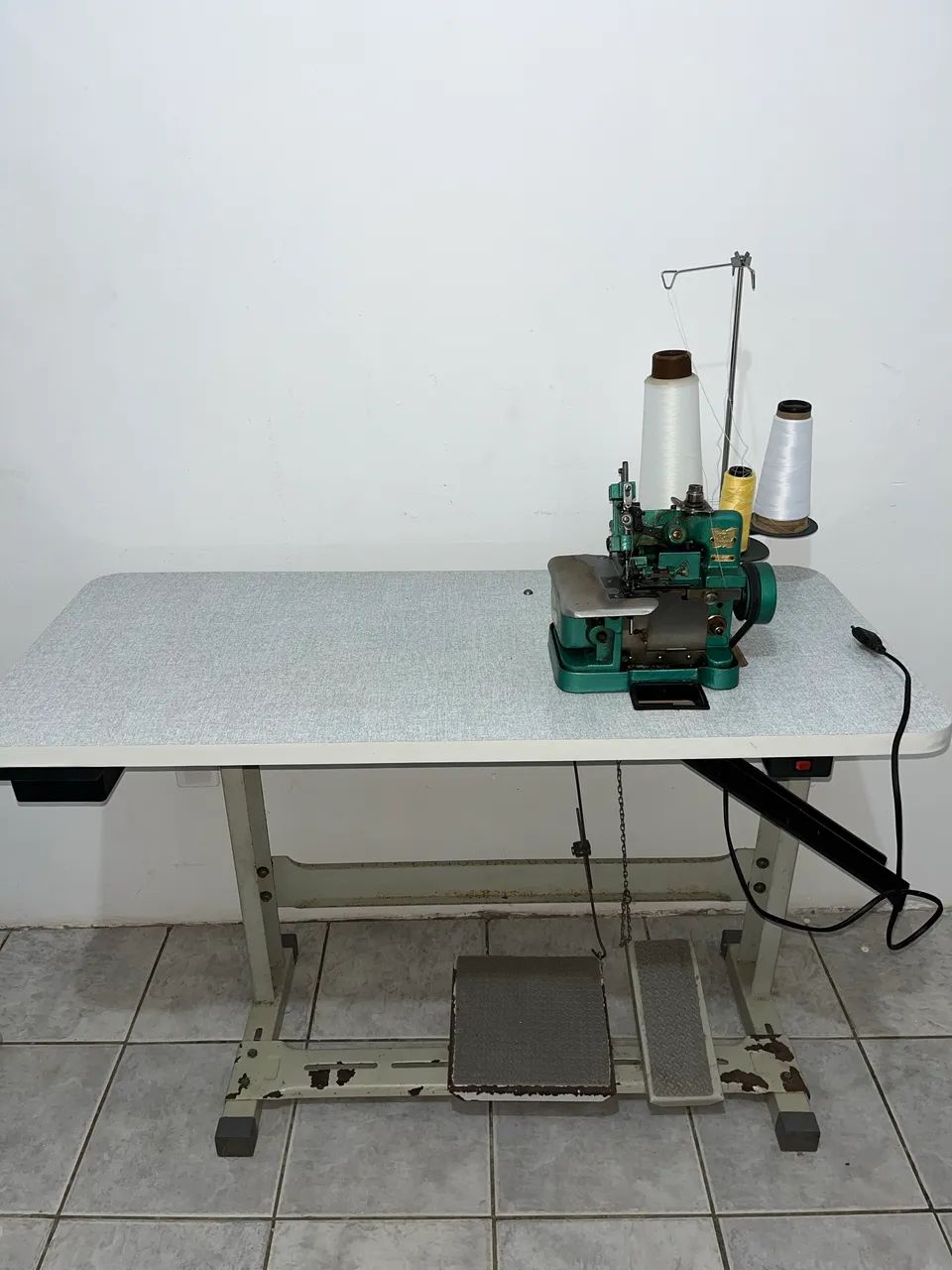 Maquina Overlock - Foto 3