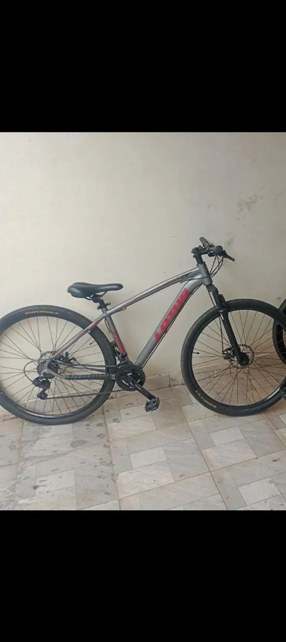 Bicicleta lótus aro 29 toda Shimano bike muito leve pra andar, mais suporte de carro,.bici