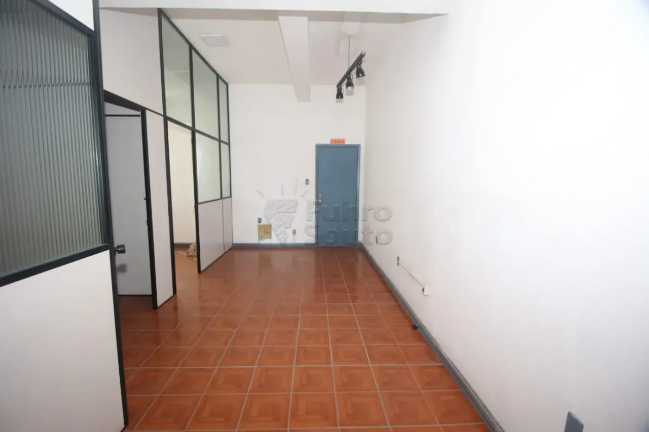 Sala Comercial na Avenida Bento Gonçalves - ótima localização para seu negócio!
