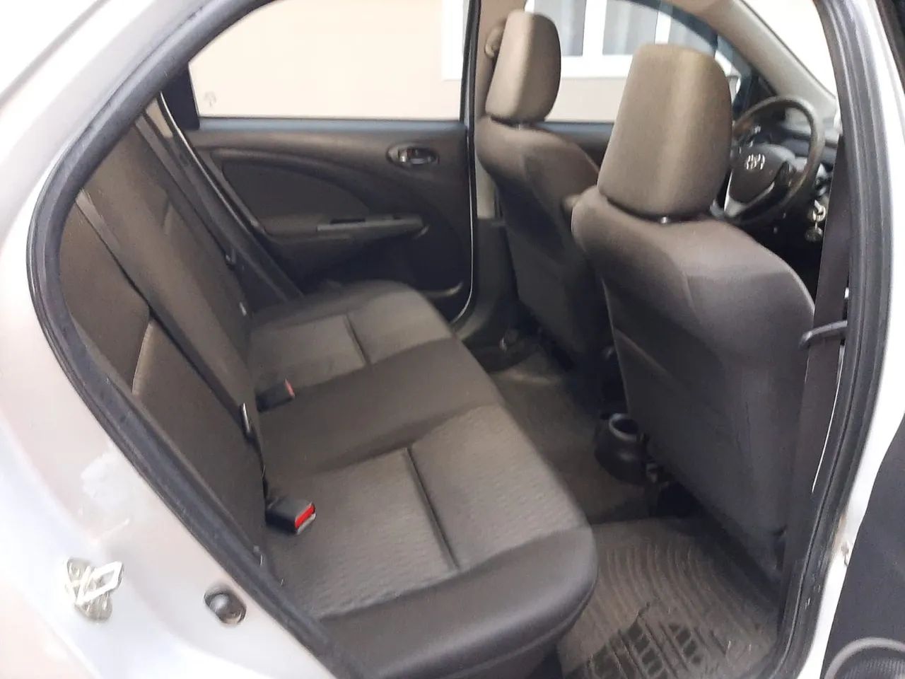 Toyota Etios sedan XS automático  - Foto 5
