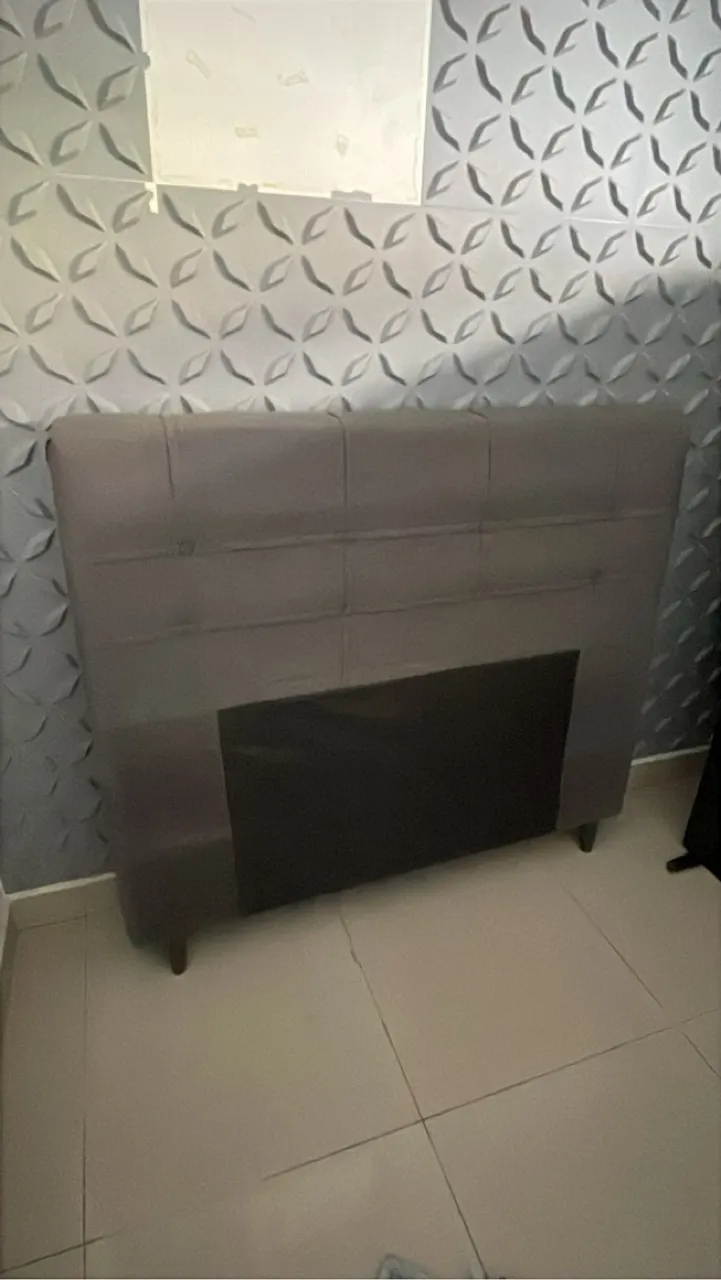Cabeceira de Cama Estofada Cinza 1,60 m