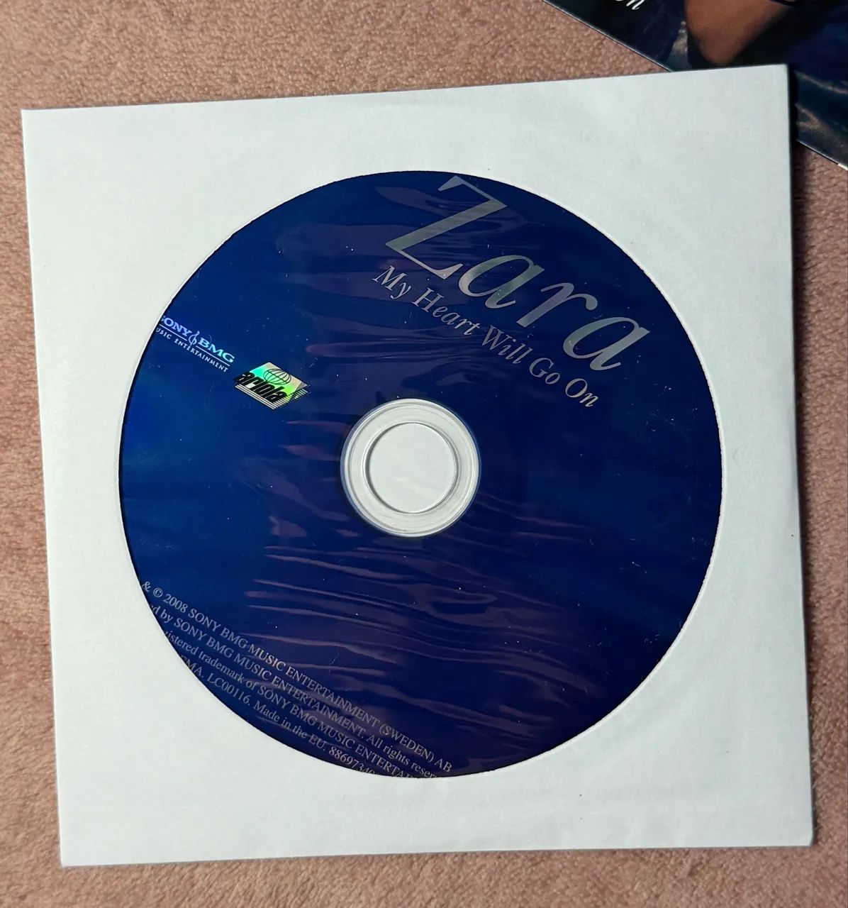 CD Autografado Zara Larsson My Heart Will Go On - Foto 4