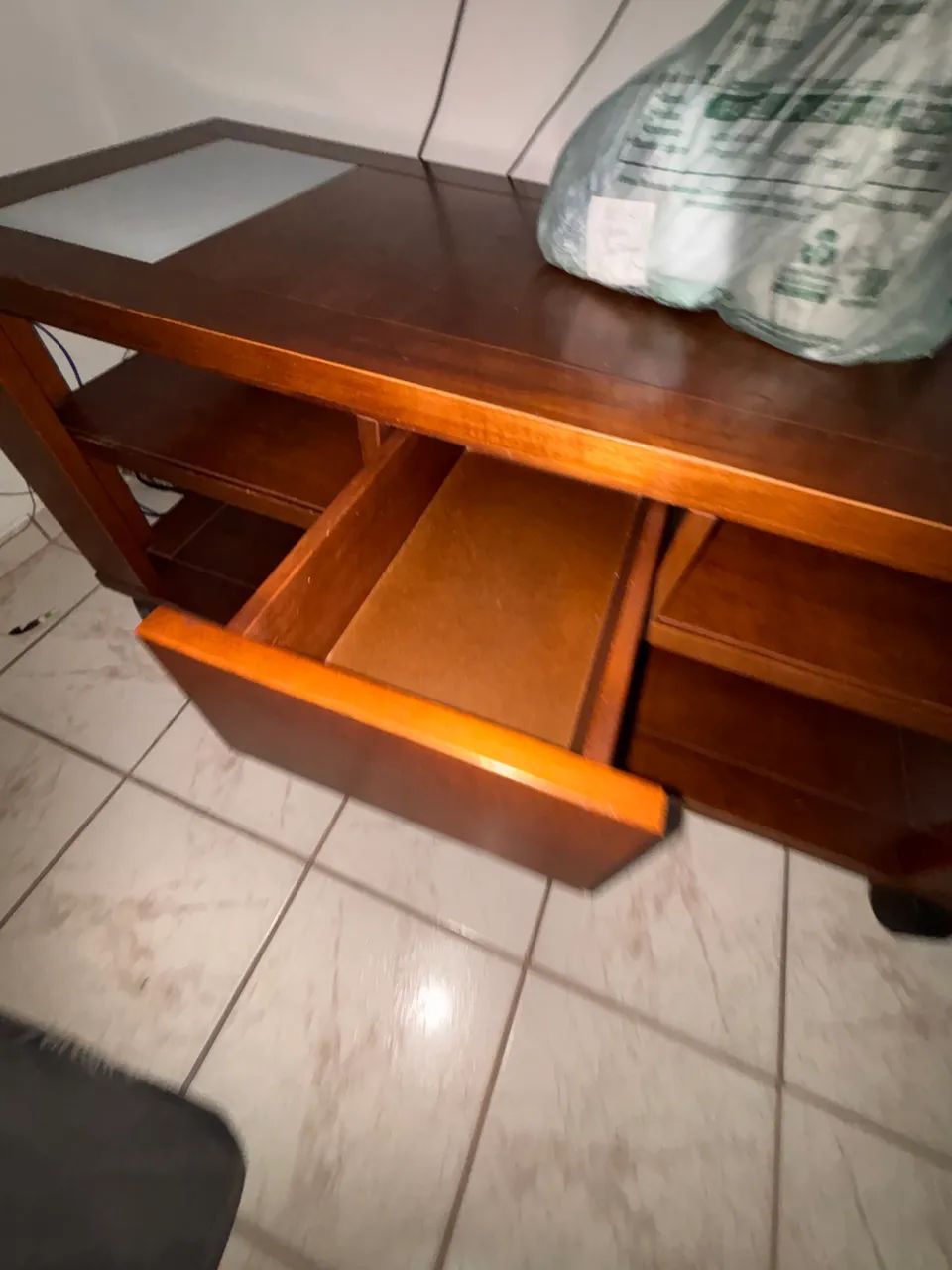 Rack para TV em madeira maciça - Excelente estado - Foto 2