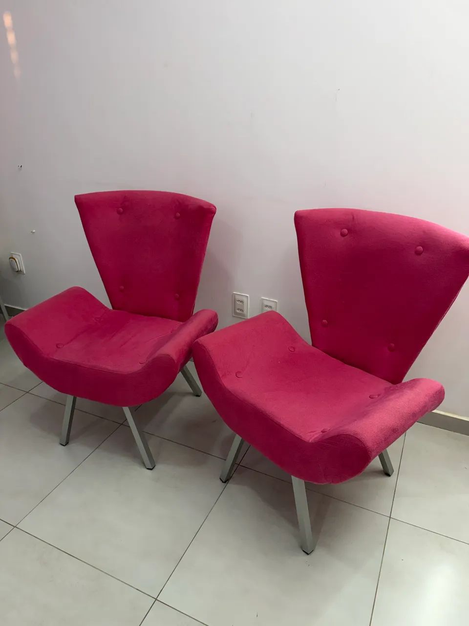 Duas Poltronas Confortáveis - Ótimo Estado