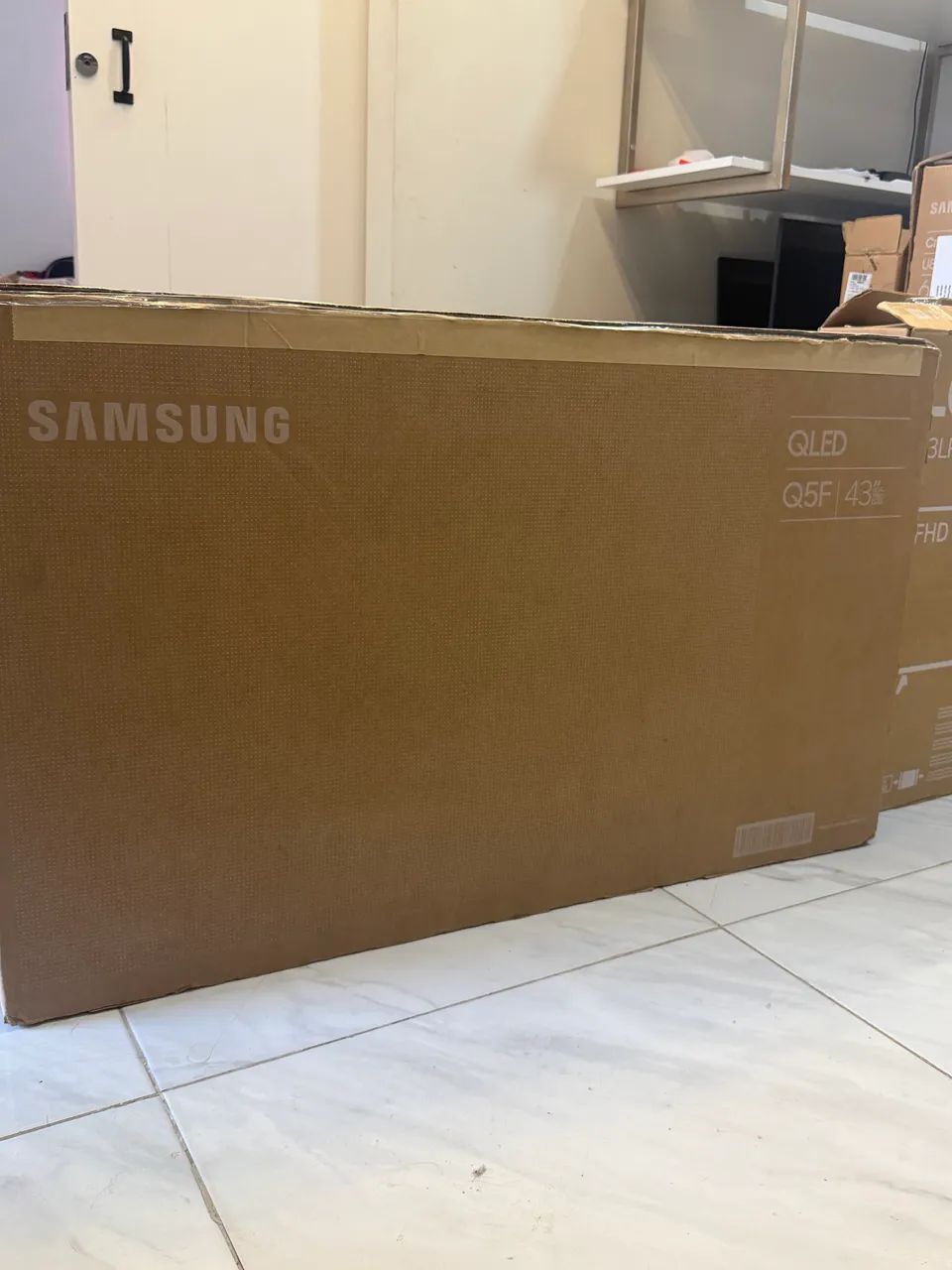 Tv Samsung Qled smart 43 polegadas,imagem linda de cinema, tecnologia QLED. Nova na caixa 