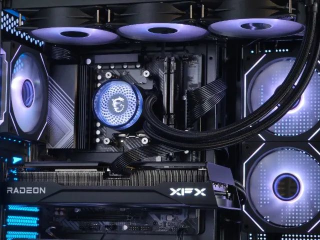 PC Gamer Ryzen 7 7800X3D + RX 9060 XT 16GB + 16GB DDR5 - Foto 3