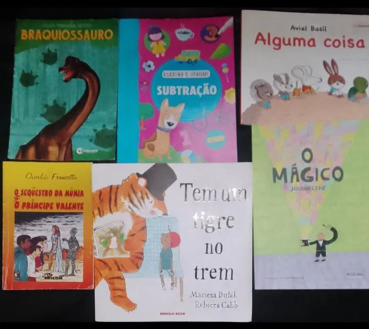 Kit com 06 livros infantis