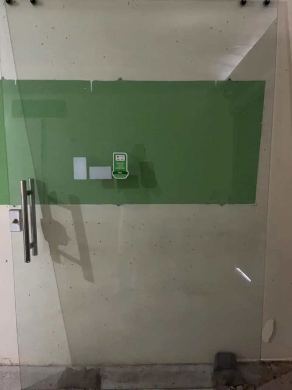 Porta de vidro - R$900,00 as duas - Foto 4