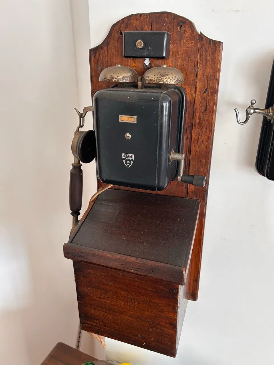 Telefone de parede antigo Siemens & Halske