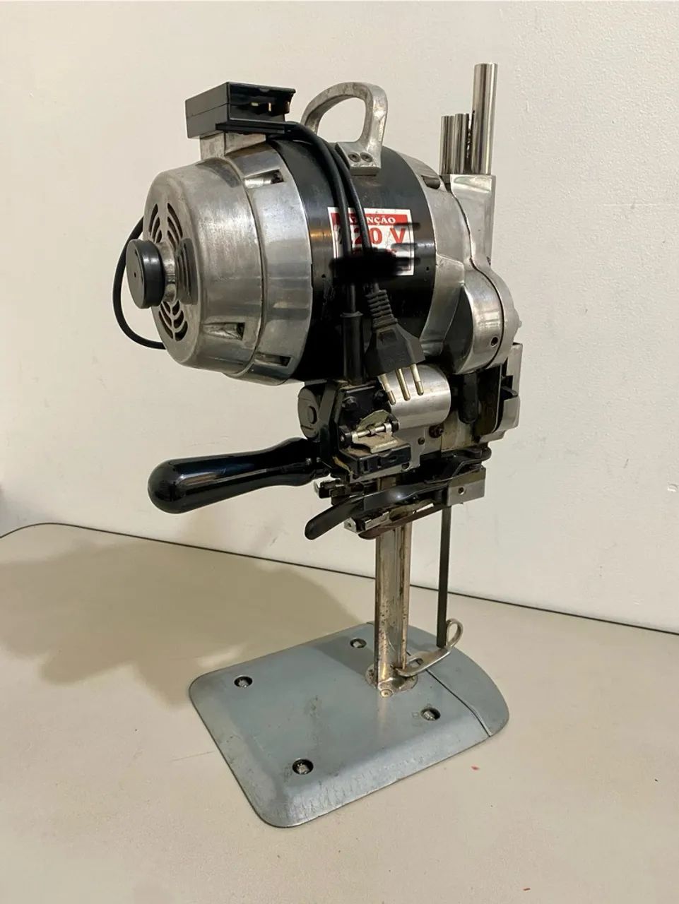 Máquina de corte 8" para tecidos