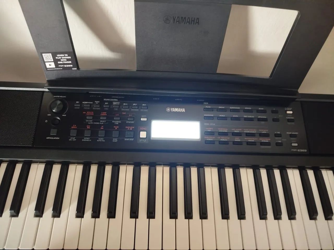 Teclado Yamaha PSR-383  - Foto 2