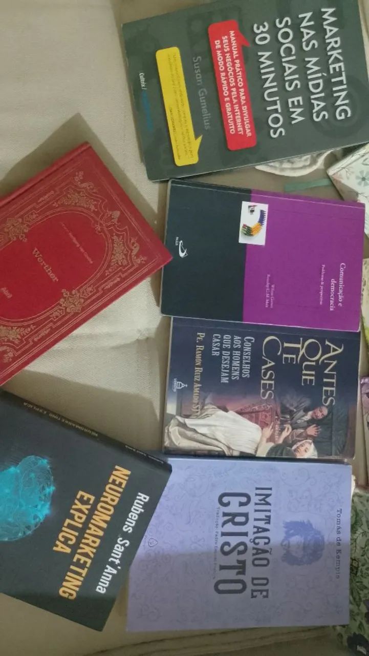 Livros diversos  - Foto 2