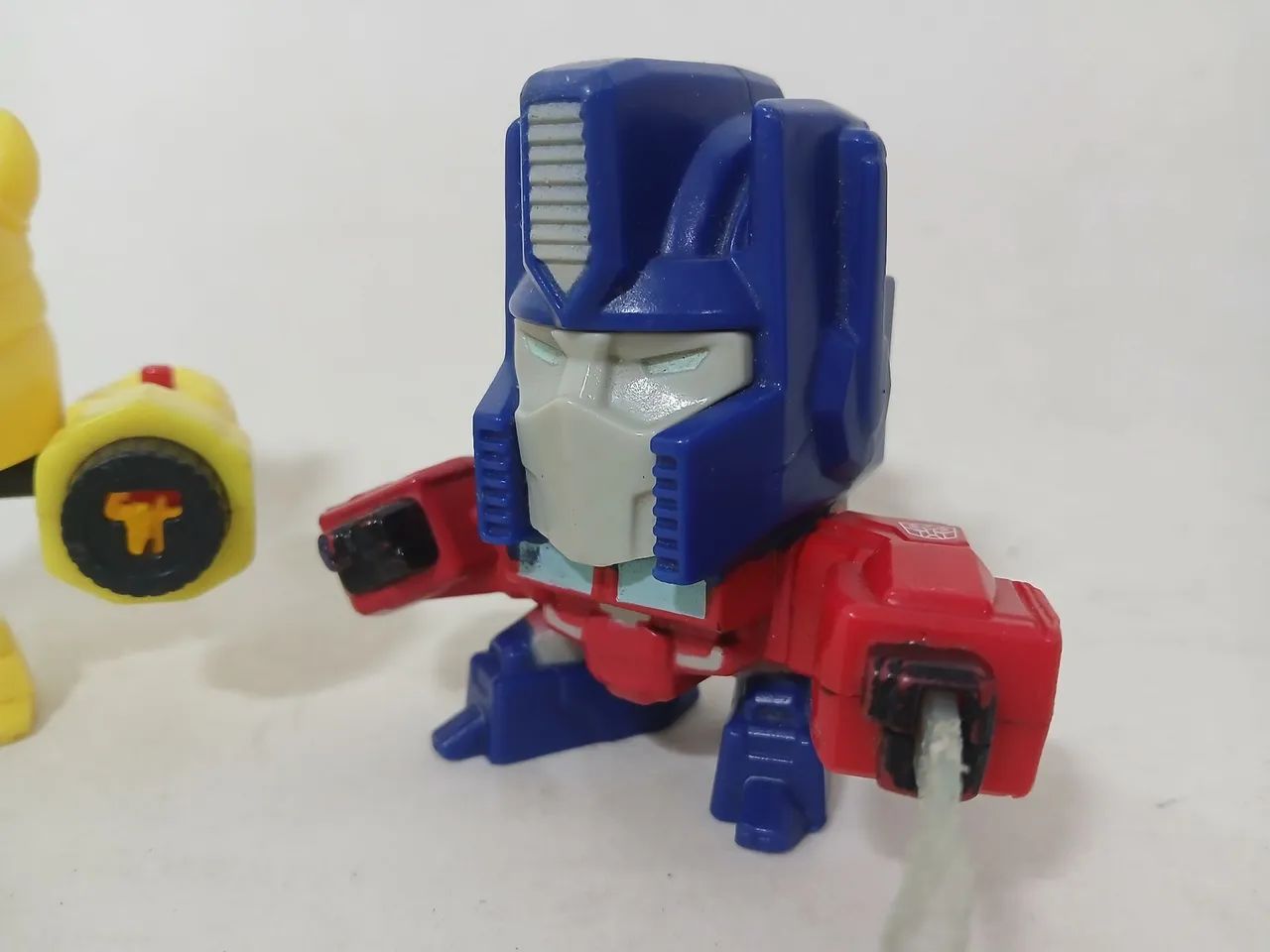 Miniaturas Colecionáveis Transformes Optimus Prime e Bumblebee - Foto 2