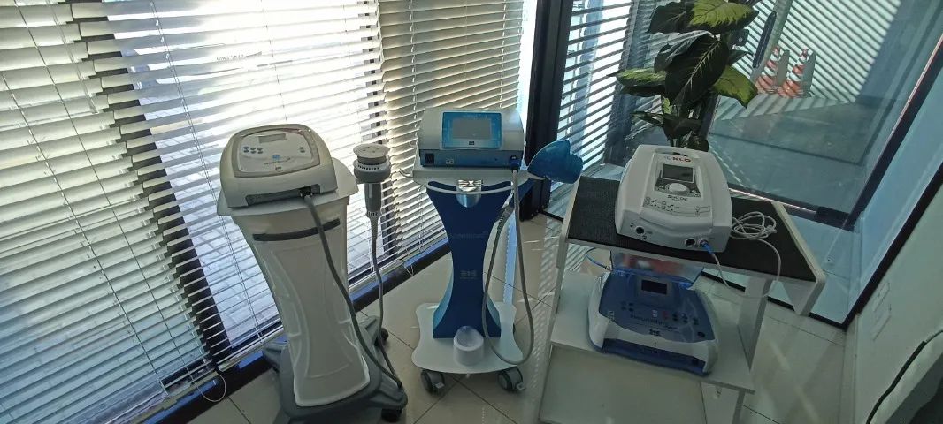 4 Aparelhos para clinica de Estética 