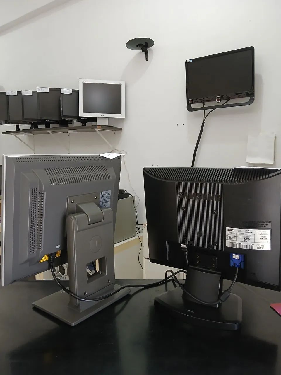 Monitor 15" polegadas,  completo e com garantia,  ótimo para uso no pc ou com notebook  - Foto 2