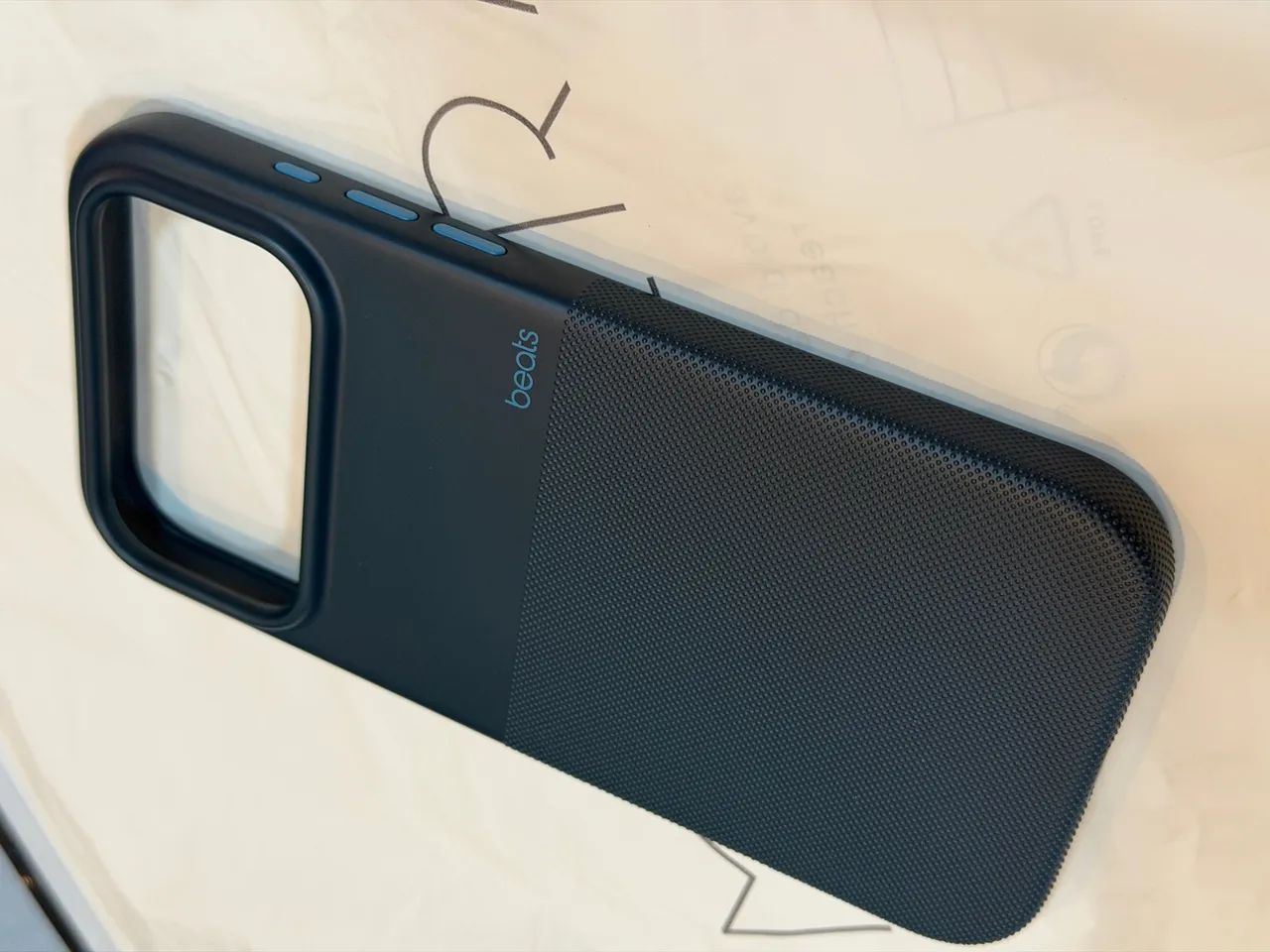 Capa Apple by Beats IPhone 17 18 pro Max Original - Foto 2