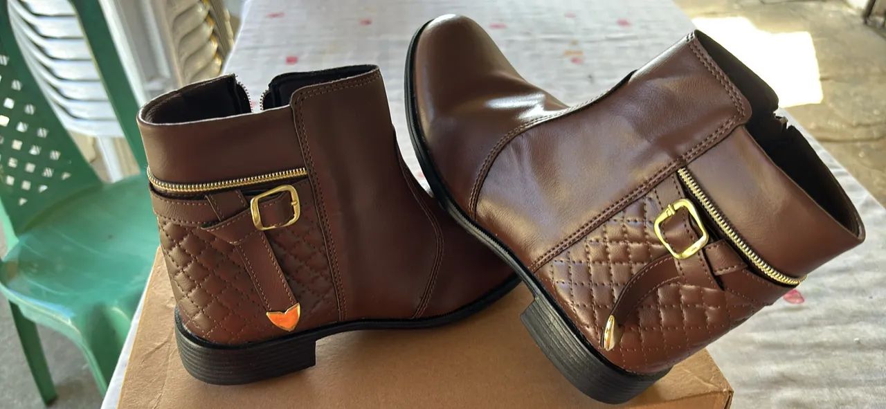 Vendo bota cano curto nova  - Foto 2