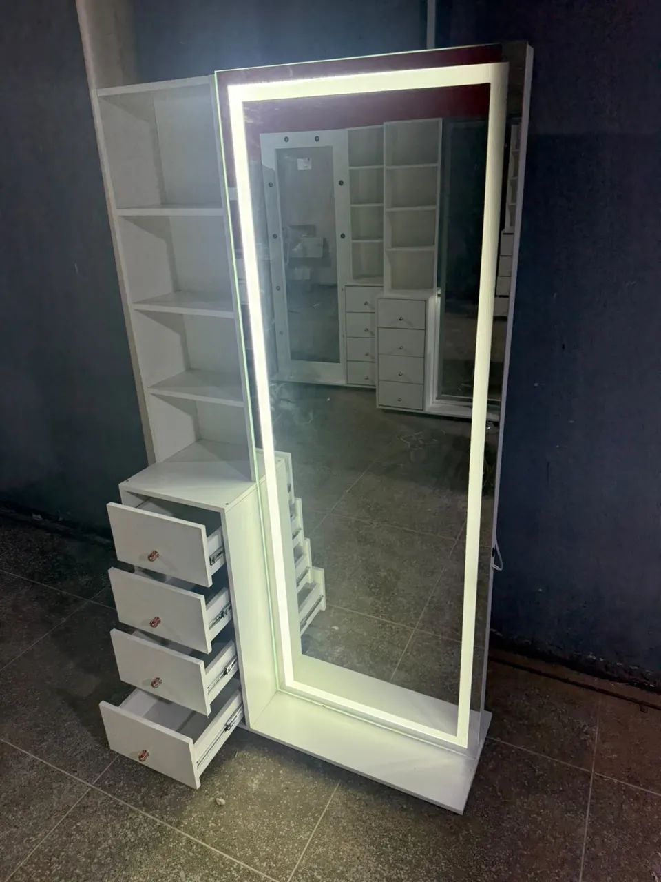 Espelho de Led jateado com nichos e gavetas  - Foto 3
