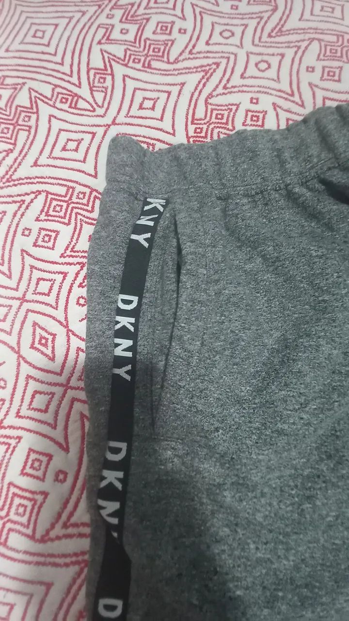 Bermuda importada DKNY nova juvenil  - Foto 4