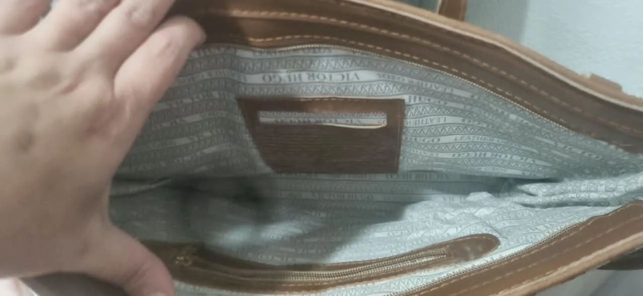 Bolsa bege Victor Hugo  - Foto 4