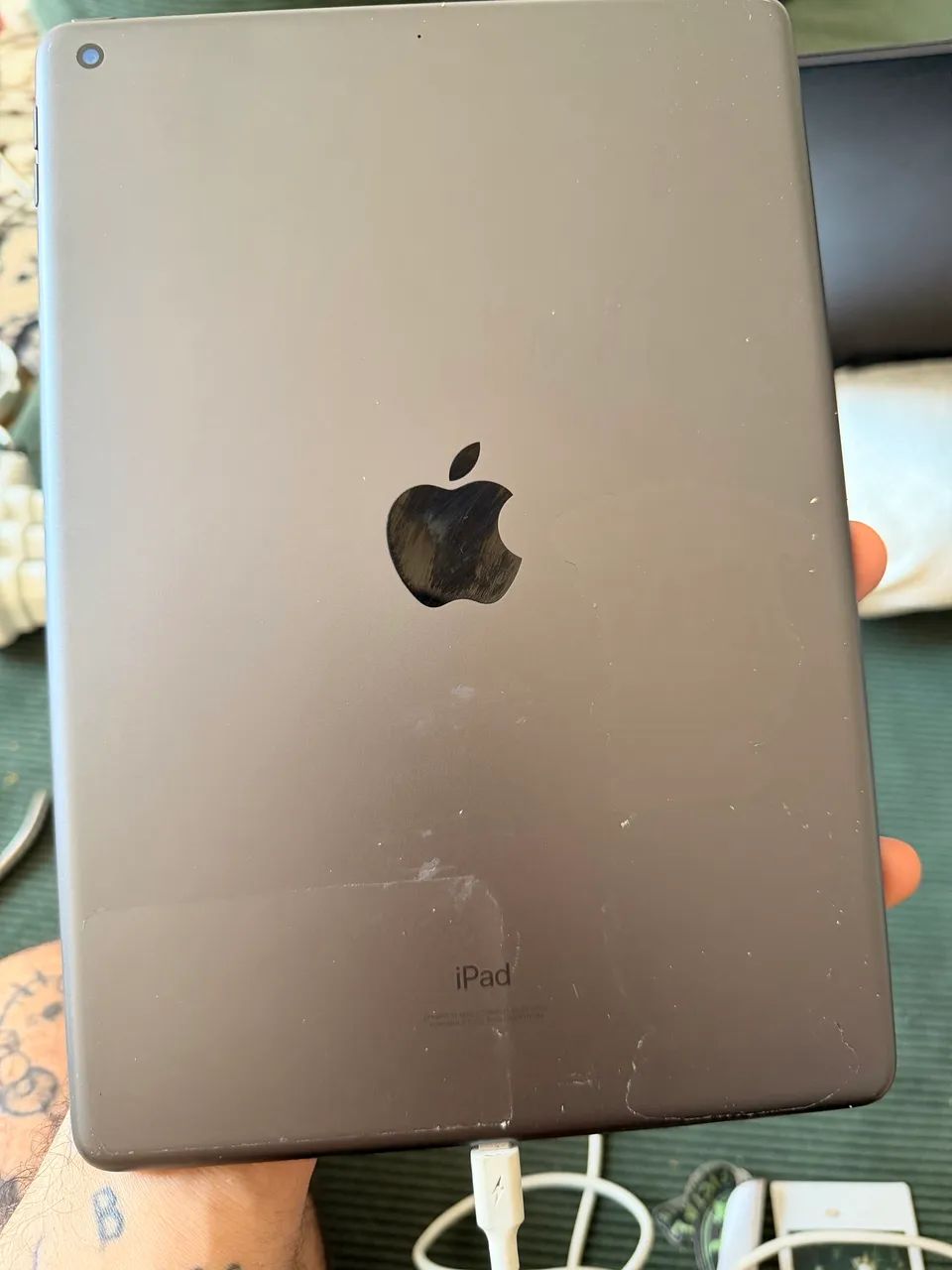 ipad 9 - funcionando perfeitamente tela rachada - Foto 3