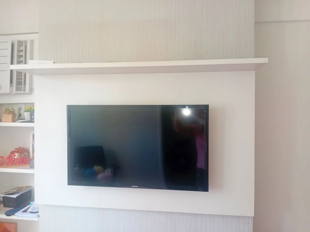 Vendo painel madeira medidas 122 largura 78 altura 