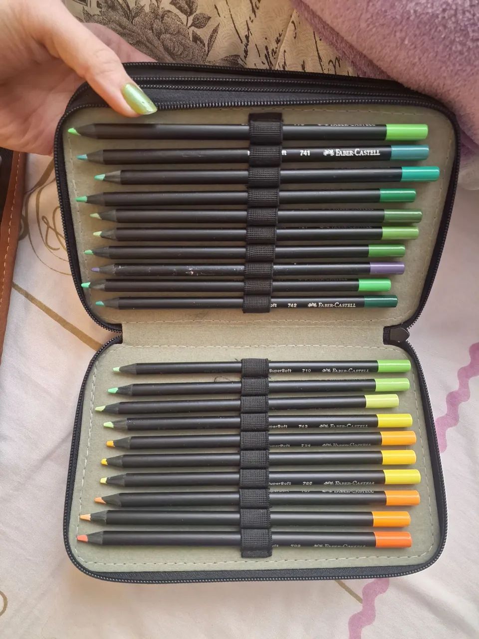 100 lápis Super Soft Faber Castell + estojo - Foto 3