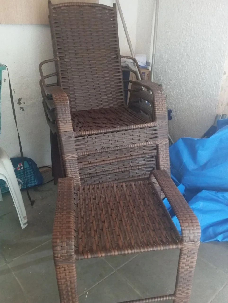 Vendo conjunto de cadeiras com mesinha - Foto 4