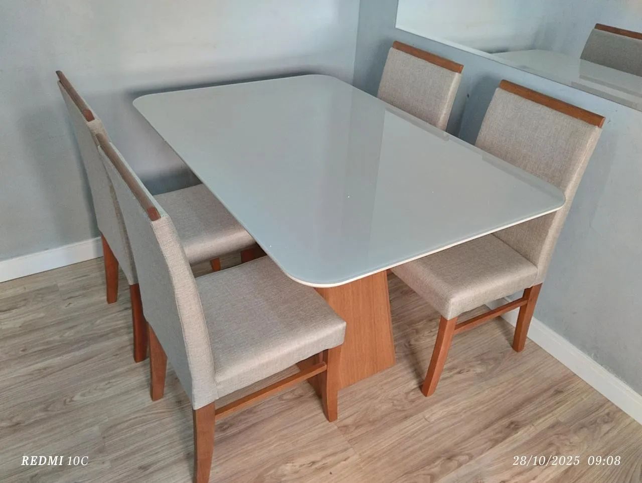 Mesa nova de madeira 