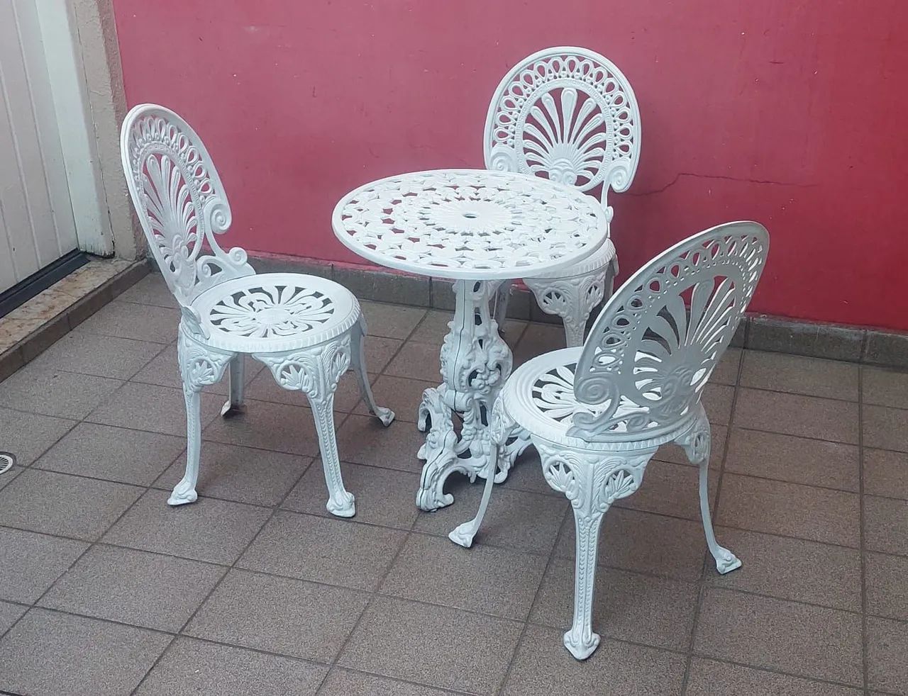 Conjunto de mesa e cadeiras para jardim ou área externa 
