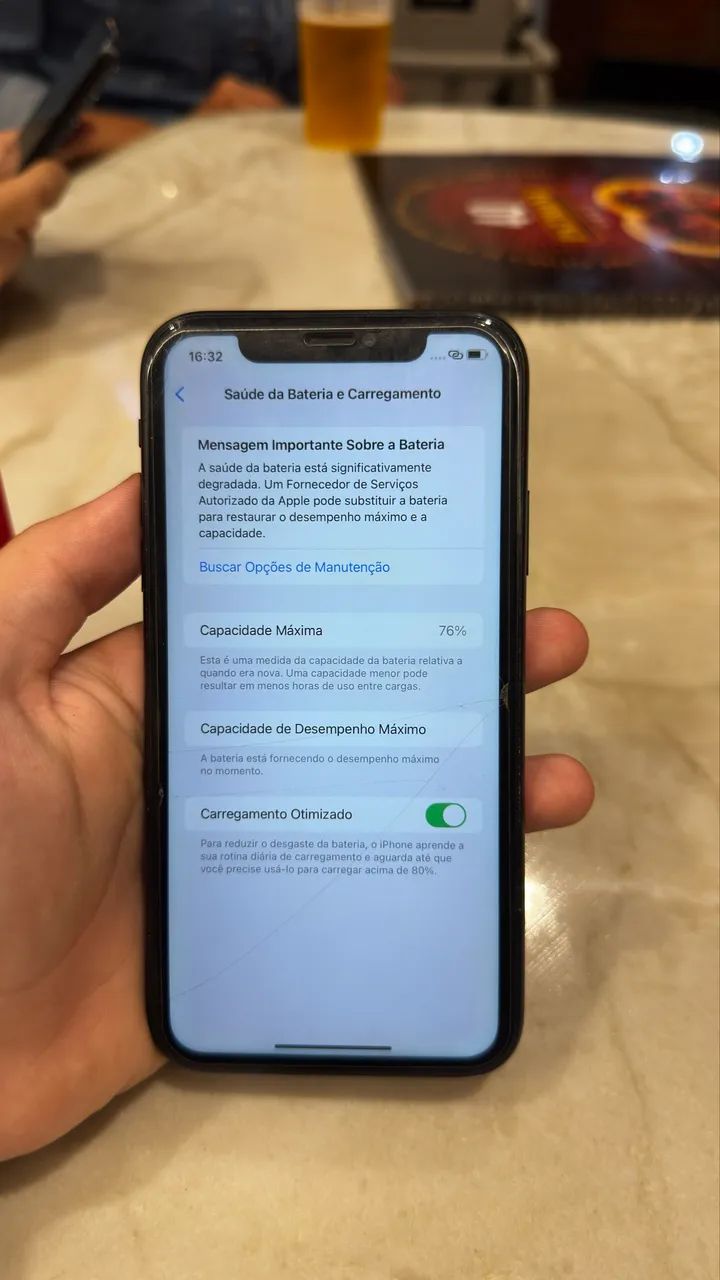 iphone XR 76% com marcas de uso bom estado